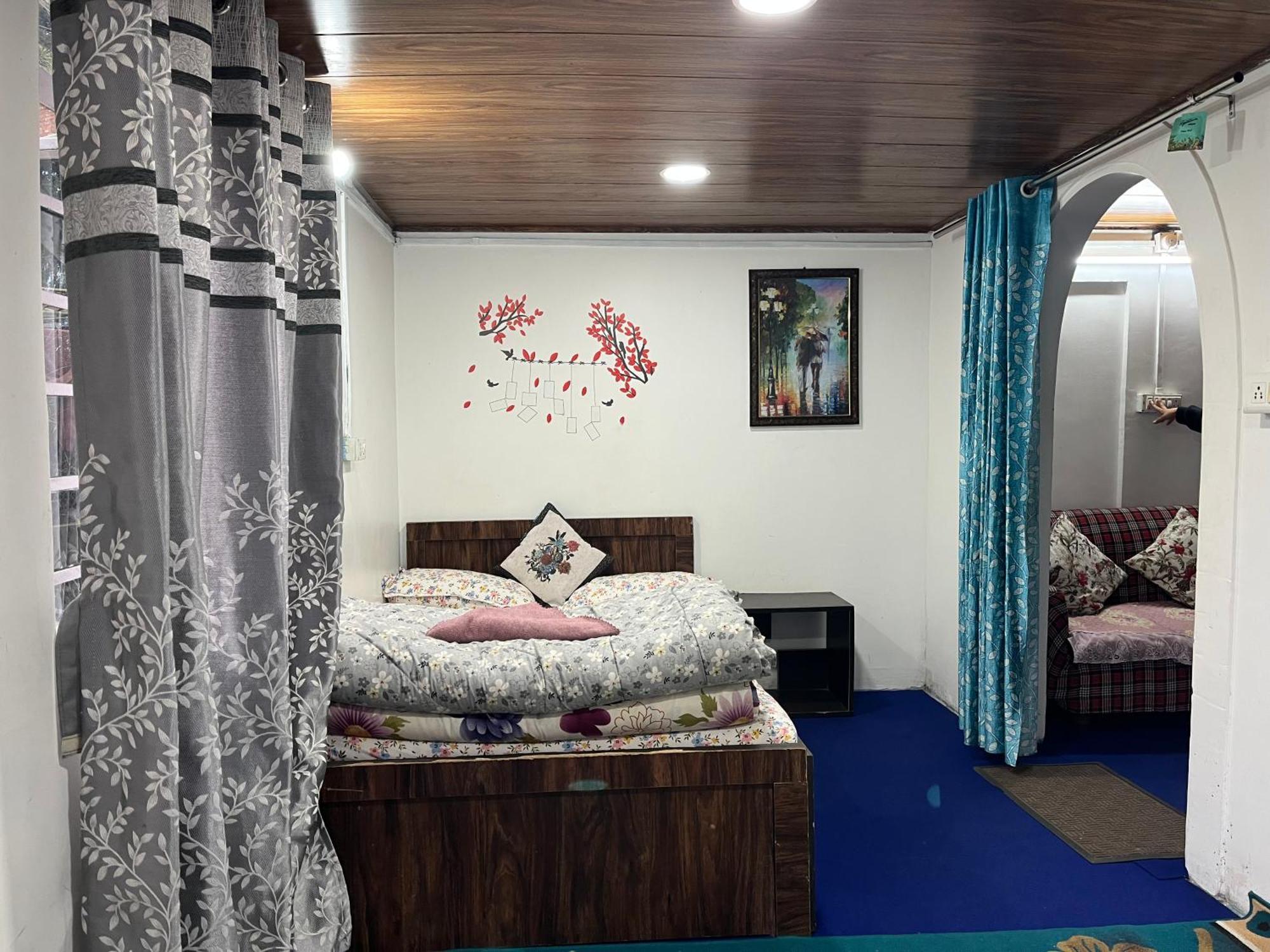 Pradhan Homestay Mirik - Homestay Beside Mirik Lake Eksteriør bilde