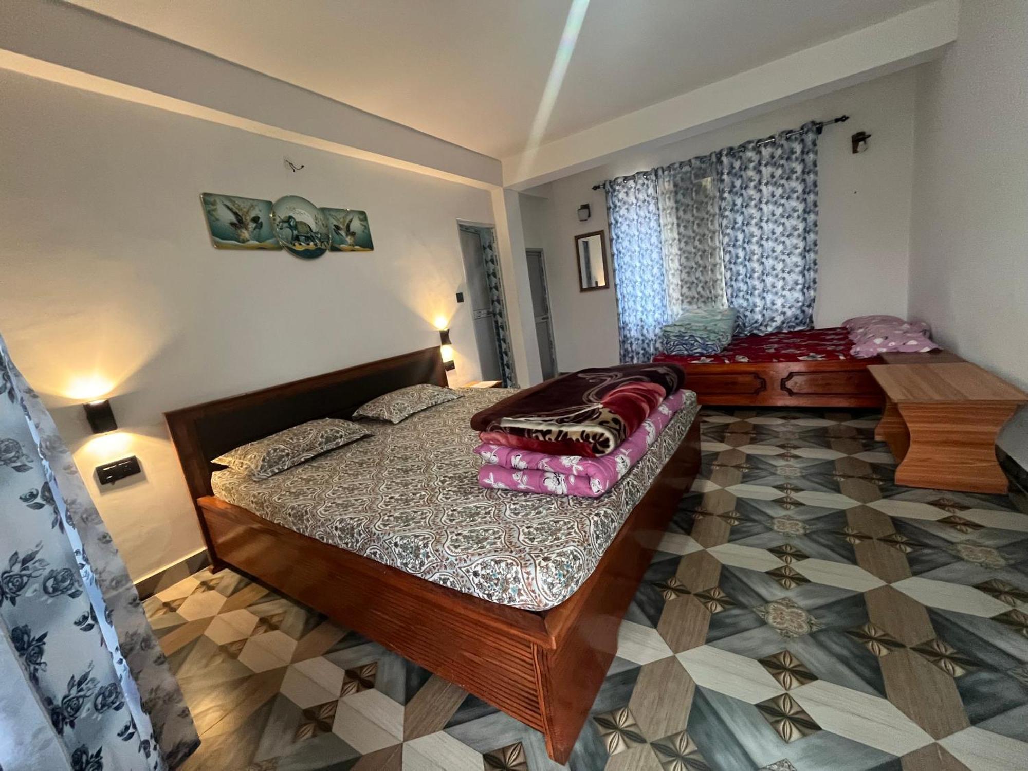 Pradhan Homestay Mirik - Homestay Beside Mirik Lake Eksteriør bilde